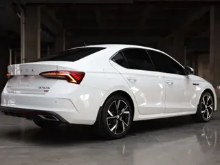 Skoda Octavia 2022 купить из Китая, цена 2 248 000 ₽ — Suifenhe Auto