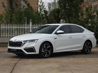 Skoda Octavia 2023 купить из Китая, цена 2 222 000 ₽ — Suifenhe Auto