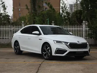 Skoda Octavia 2023 купить из Китая, цена 2 222 000 ₽ — Suifenhe Auto
