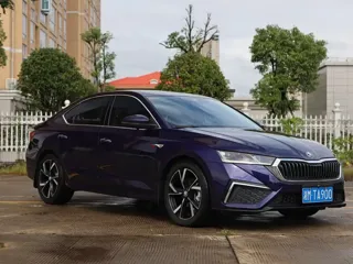 Skoda Octavia 2021 купить из Китая, цена 1 932 000 ₽ — Suifenhe Auto