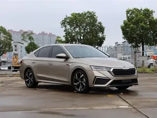 Skoda Octavia 2022 купить из Китая, цена 2 222 000 ₽ — Suifenhe Auto