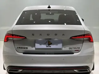 Skoda Octavia 2022 купить из Китая, цена 2 326 000 ₽ — Suifenhe Auto
