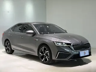 Skoda Octavia 2022 купить из Китая, цена 2 548 000 ₽ — Suifenhe Auto