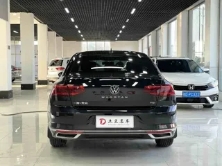 Volkswagen Magotan 2023 купить из Китая, цена 2 027 000 ₽ — Suifenhe Auto