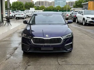 Skoda Octavia 2022 купить из Китая, цена 2 225 000 ₽ — Suifenhe Auto