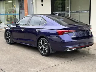 Skoda Octavia 2022 купить из Китая, цена 2 225 000 ₽ — Suifenhe Auto