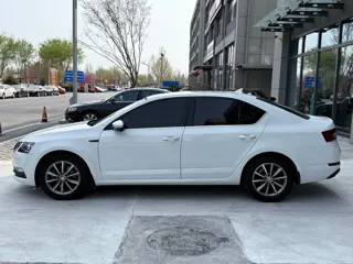 Skoda Octavia 2018 купить из Китая, цена 1 212 000 ₽ — Suifenhe Auto