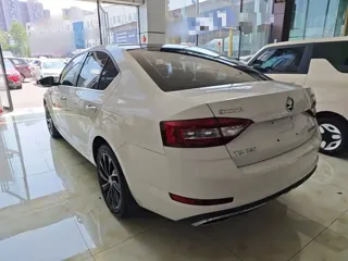 Skoda Octavia 2019 купить из Китая, цена 1 304 000 ₽ — Suifenhe Auto