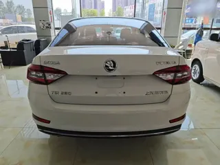 Skoda Octavia 2019 купить из Китая, цена 1 304 000 ₽ — Suifenhe Auto