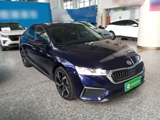 Skoda Octavia 2022 купить из Китая, цена 1 449 000 ₽ — Suifenhe Auto