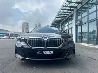 BMW 5 Series 2026 купить из Китая, цена 7 486 000 ₽ — Suifenhe Auto