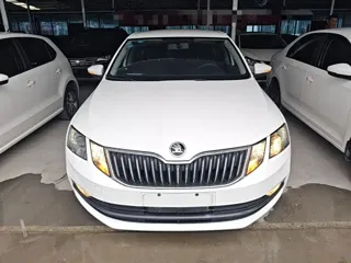 Skoda Octavia 2019 купить из Китая, цена 1 319 000 ₽ — Suifenhe Auto