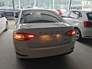 Skoda Octavia 2019 купить из Китая, цена 1 319 000 ₽ — Suifenhe Auto