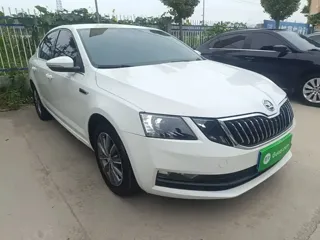 Skoda Octavia 2021 купить из Китая, цена 1 340 000 ₽ — Suifenhe Auto