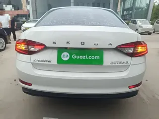 Skoda Octavia 2021 купить из Китая, цена 1 340 000 ₽ — Suifenhe Auto