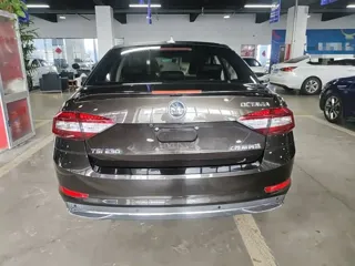 Skoda Octavia 2018 купить из Китая, цена 1 175 000 ₽ — Suifenhe Auto