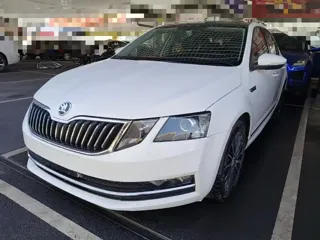 Skoda Octavia 2018 купить из Китая, цена 1 388 000 ₽ — Suifenhe Auto