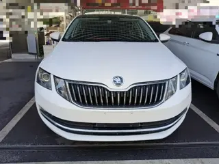 Skoda Octavia 2018 купить из Китая, цена 1 388 000 ₽ — Suifenhe Auto