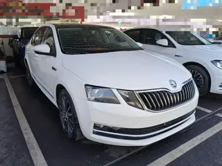 Skoda Octavia 2018 купить из Китая, цена 1 388 000 ₽ — Suifenhe Auto
