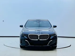 BMW 5 Series 2024 купить из Китая, цена 5 879 000 ₽ — Suifenhe Auto