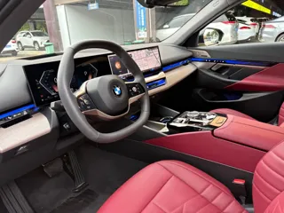 BMW 5 Series 2025 купить из Китая, цена 7 661 000 ₽ — Suifenhe Auto