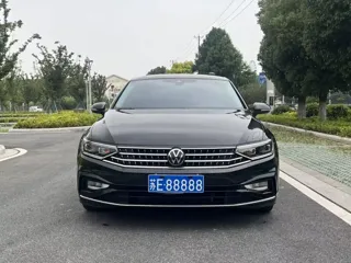 Volkswagen Magotan 2023 купить из Китая, цена 3 470 000 ₽ — Suifenhe Auto