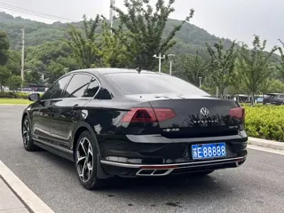 Volkswagen Magotan 2023 купить из Китая, цена 3 470 000 ₽ — Suifenhe Auto