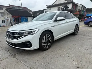 Volkswagen Sagitar 2022 купить из Китая, цена 1 510 000 ₽ — Suifenhe Auto