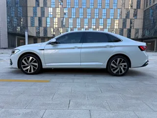 Volkswagen Sagitar 2025 купить из Китая, цена 2 715 000 ₽ — Suifenhe Auto