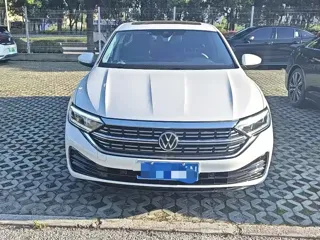 Volkswagen Sagitar 2022 купить из Китая, цена 1 805 000 ₽ — Suifenhe Auto