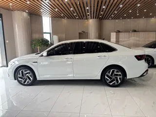Volkswagen Sagitar 2023 купить из Китая, цена 2 321 000 ₽ — Suifenhe Auto