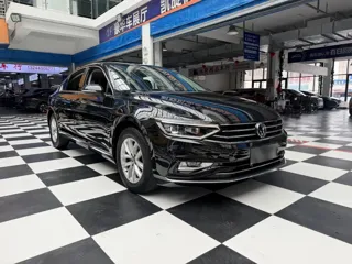 Volkswagen Magotan 2023 купить из Китая, цена 1 962 000 ₽ — Suifenhe Auto