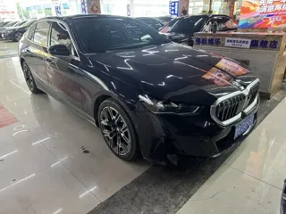 BMW 5 Series 2026 купить из Китая, цена 8 044 000 ₽ — Suifenhe Auto