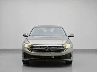 Volkswagen Sagitar 2023 купить из Китая, цена 1 779 000 ₽ — Suifenhe Auto