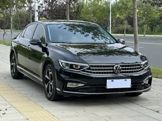 Volkswagen Magotan 2023 купить из Китая, цена 2 173 000 ₽ — Suifenhe Auto