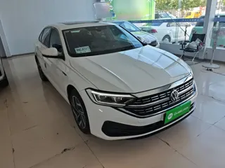 Volkswagen Sagitar 2023 купить из Китая, цена 1 349 000 ₽ — Suifenhe Auto