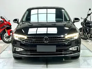 Volkswagen Magotan 2023 купить из Китая, цена 2 248 000 ₽ — Suifenhe Auto