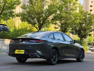 Changan Yida 2023 купить из Китая, цена 2 464 000 ₽ — Suifenhe Auto
