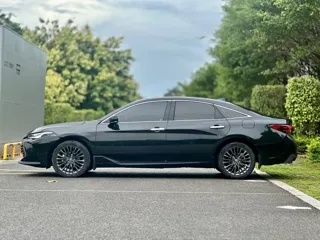 Toyota Avalon 2024 купить из Китая, цена 3 071 000 ₽ — Suifenhe Auto