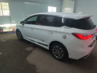 BYD Song 2019 купить из Китая, цена 2 668 000 ₽ — Suifenhe Auto