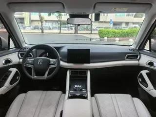 BYD Yuan UP 2025 купить из Китая, цена 1 837 000 ₽ — Suifenhe Auto