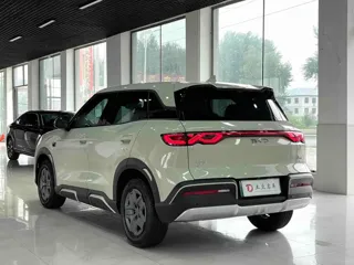 BYD Yuan UP 2025 купить из Китая, цена 2 100 000 ₽ — Suifenhe Auto