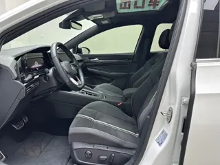Volkswagen Golf 2022 купить из Китая, цена 2 144 000 ₽ — Suifenhe Auto