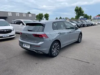 Volkswagen Golf 2021 купить из Китая, цена 1 793 000 ₽ — Suifenhe Auto