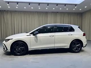 Volkswagen Golf 2023 купить из Китая, цена 2 235 000 ₽ — Suifenhe Auto