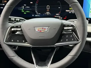 Cadillac XT5 2025 купить из Китая, цена 4 634 000 ₽ — Suifenhe Auto