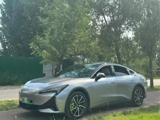 ARCFOX S 2025 купить из Китая, цена 3 223 000 ₽ — Suifenhe Auto