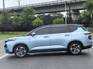 Baojun RM-5 2022 купить из Китая, цена 1 077 000 ₽ — Suifenhe Auto