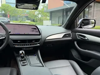 Cadillac CT5 2025 купить из Китая, цена 4 197 000 ₽ — Suifenhe Auto