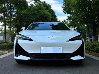 ARCFOX S 2025 купить из Китая, цена 3 436 000 ₽ — Suifenhe Auto